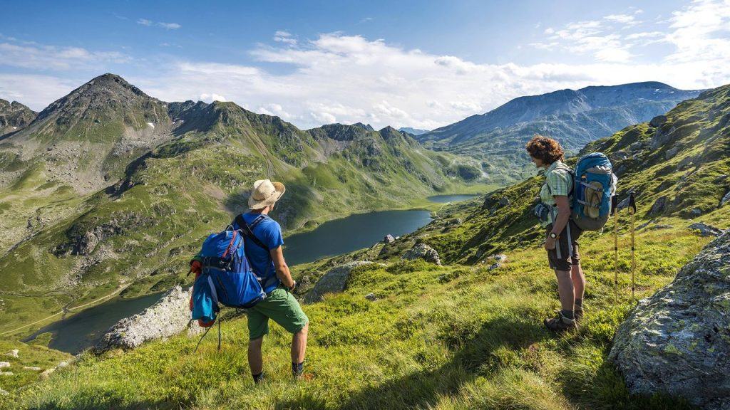 Wandern Steiermark – Panoramablick vom Rennfeld über das Mürztal in der Hochsteiermark